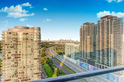 103 The Queensway Avenue 2401, Toronto W01, On M6s 5b6