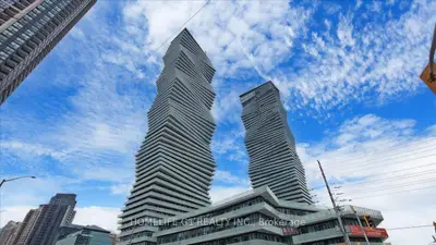 Condo Apartment in Mississauga