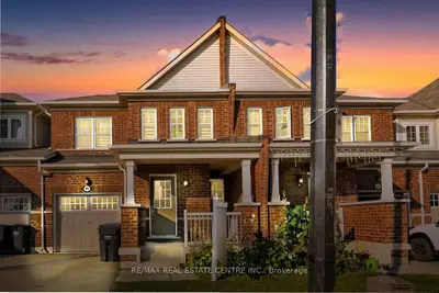 Att/Row/Townhouse in Brampton