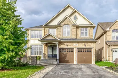 Detached in Oakville