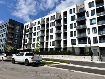 Condo Apartment in Milton
