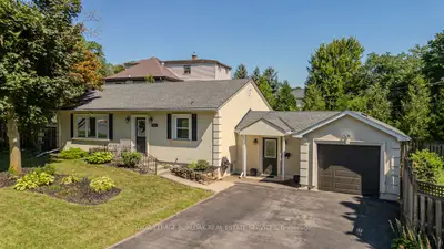 Detached in Burlington