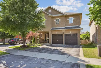 Detached in Oakville