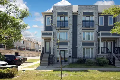 Condo Townhouse in Brampton