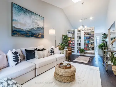 Condo Townhouse in Burlington