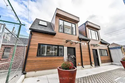 Fourplex in Toronto