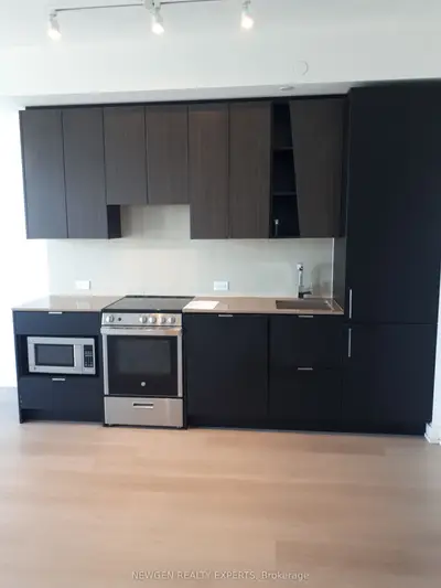 3883 Quartz Road 4007, Mississauga, On L5b 0m4