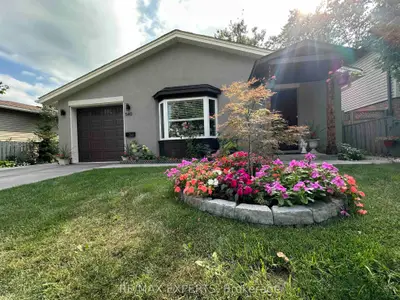 Detached in Burlington