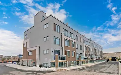 Condo Townhouse in Oakville