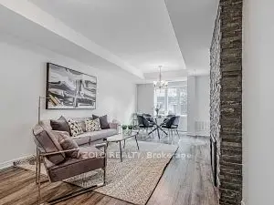 70 Stewart Street 104, Oakville, On L6k 1x5