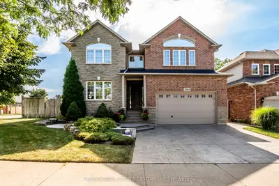 Detached in Burlington
