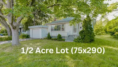 Detached in Burlington