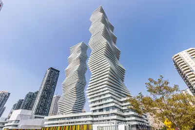 Condo Apartment in Mississauga