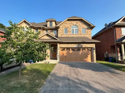 Semi-Detached in Oakville
