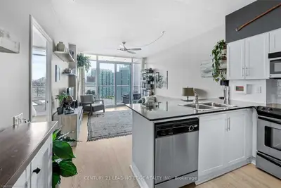 Condo Apartment in Toronto
