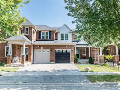 Att/Row/Townhouse in Milton