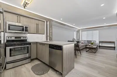 Condo Townhouse in Mississauga
