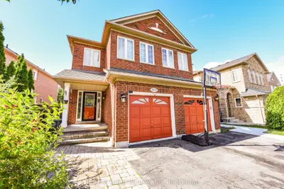 Semi-Detached in Mississauga