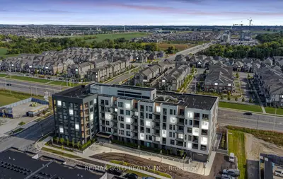 Condo Apartment in Milton
