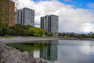 Condo Apartment in Oakville
