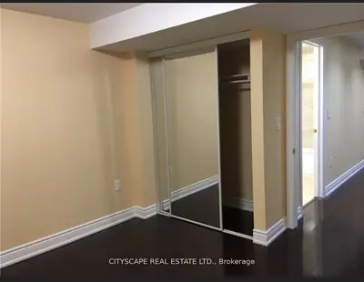 5077 Dubonet Drive, Mississauga, On L5m 7x5