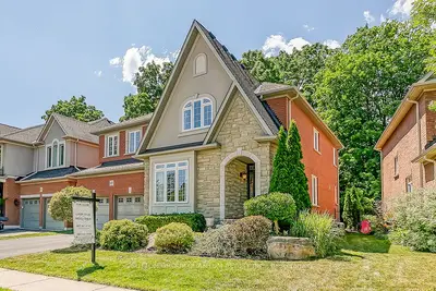 117 Creek Path Avenue, Oakville, On L6l 6t3