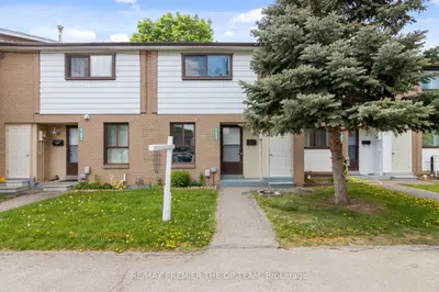Condo Townhouse in Brampton