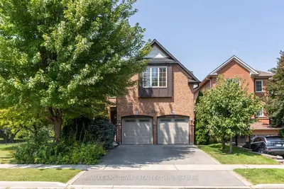 Detached in Oakville