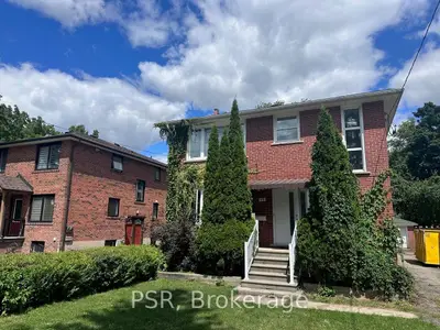 Triplex in Mississauga