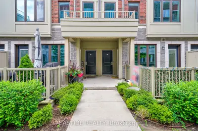 85 Eastwood Park Gardens 23, Toronto W06, On M8w 0b2