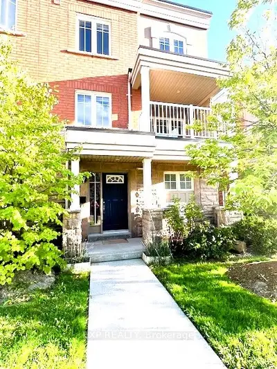 Condo Townhouse in Toronto