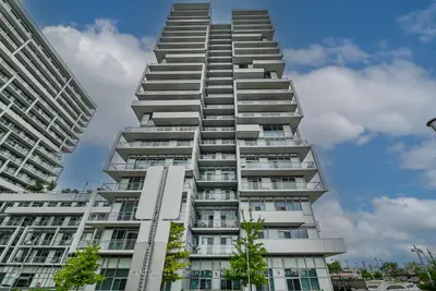 Common Element Condo in Burlington