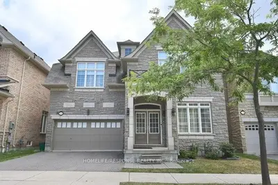 Detached in Oakville