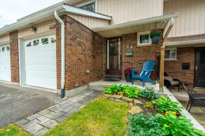Condo Townhouse in Burlington
