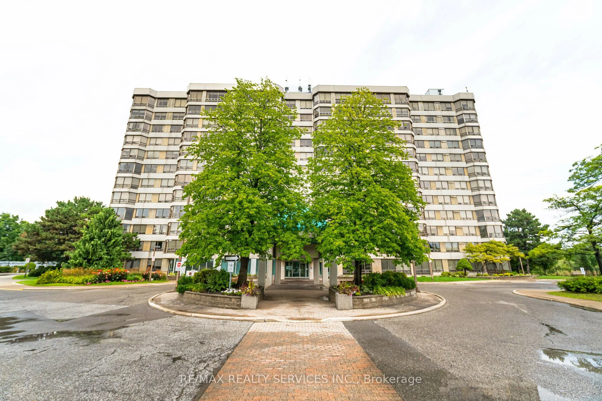 Condo Apartment in Brampton