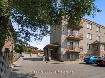 Condo Apartment in Toronto