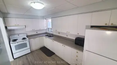 Upper Level in Toronto