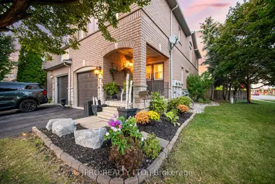 Condo Townhouse in Burlington