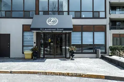 Condo Apartment in Brampton