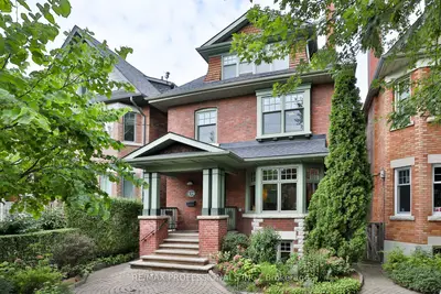 176 Geoffrey Street, Toronto W01, On M6r 1p7