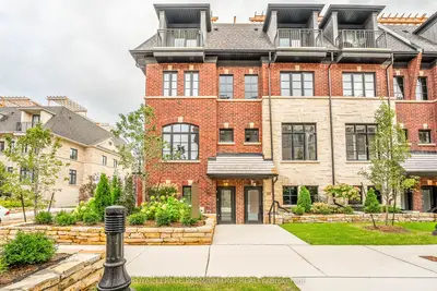 Condo Townhouse in Mississauga