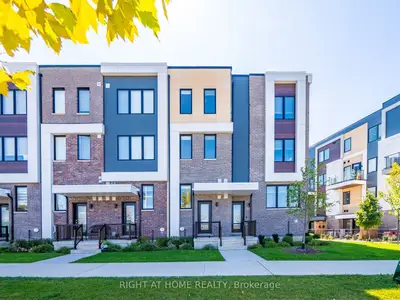 Att/Row/Townhouse in Toronto