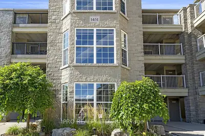 Condo Apartment in Burlington