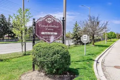 Condo Townhouse in Mississauga