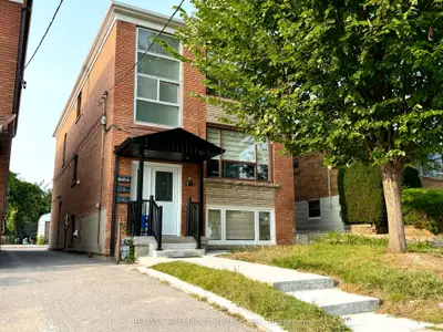 Triplex in Toronto