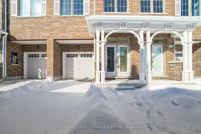 Att/Row/Townhouse in Mississauga