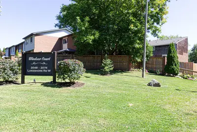 Condo Townhouse in Oakville