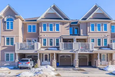 226 Betsy Drive, Oakville, On L6m 0v1