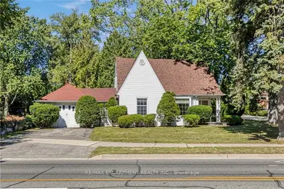 Detached in Burlington