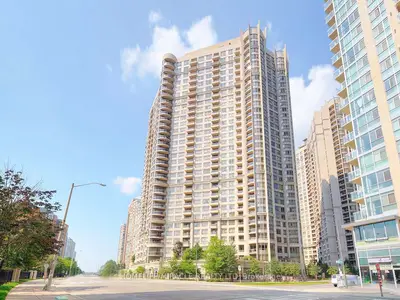 3880 Duke Of York Boulevard 2115, Mississauga, On L5b 4m7